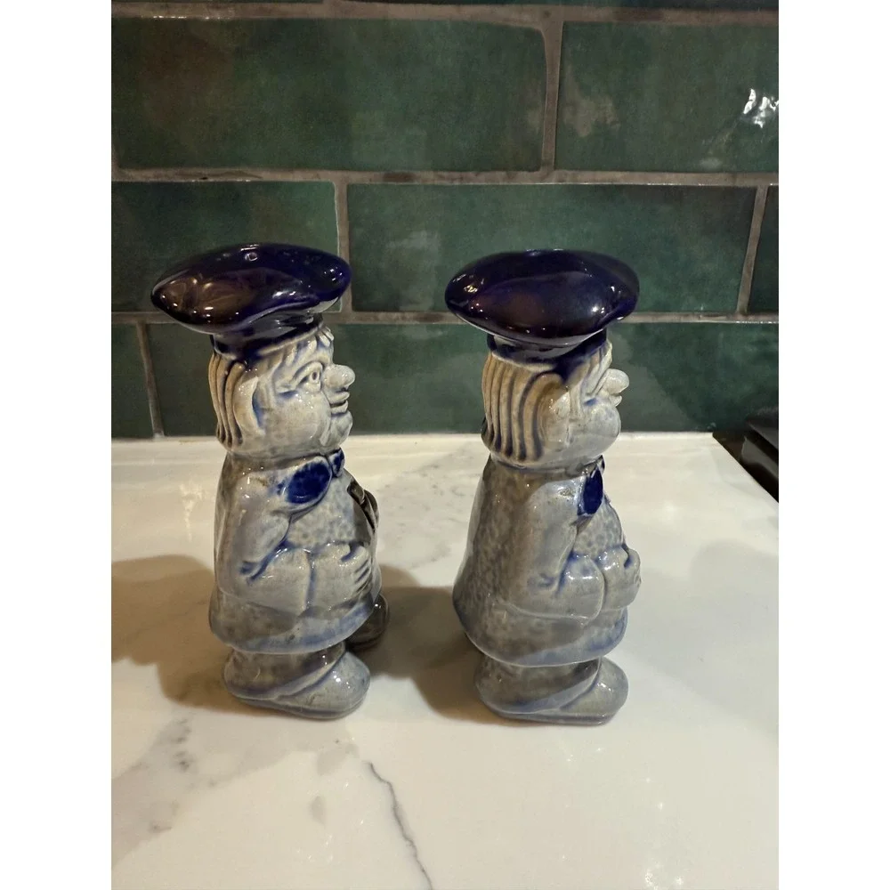 Vintage Set of Twin Blue Chefs Salt and Pepper Shakers 5